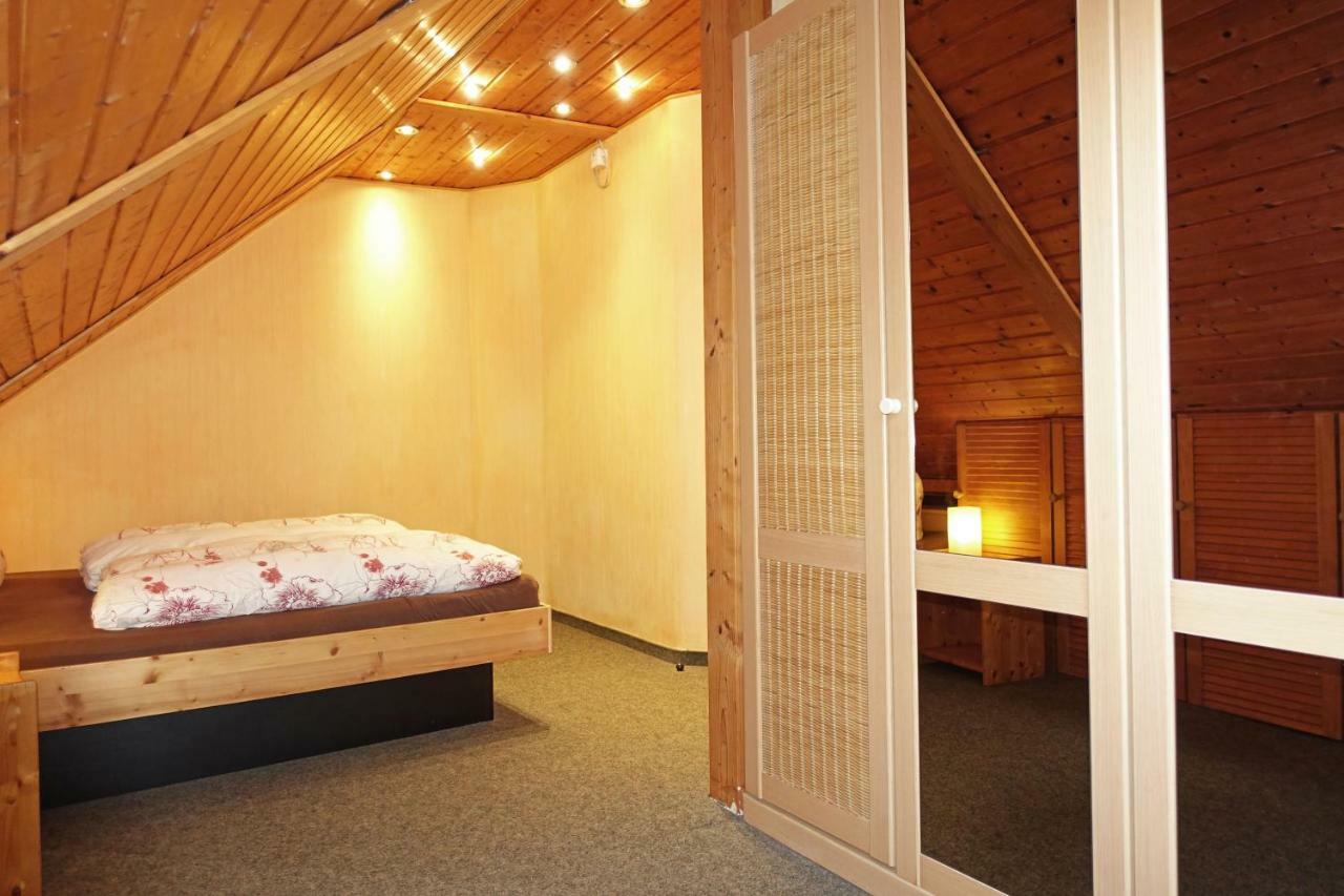 Ferienwohnung mit Wasserbett FW3 Saalfeld Saale Exterior foto